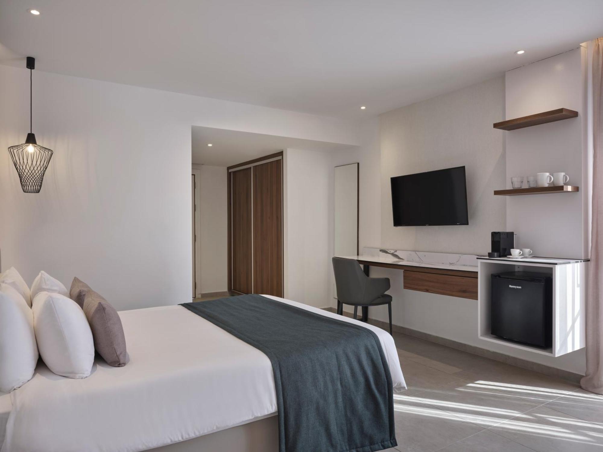 Hotel Atlantica Sungarden Park Ayia Napa Esterno foto